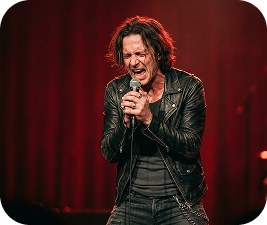 Исполнителям народной музыки