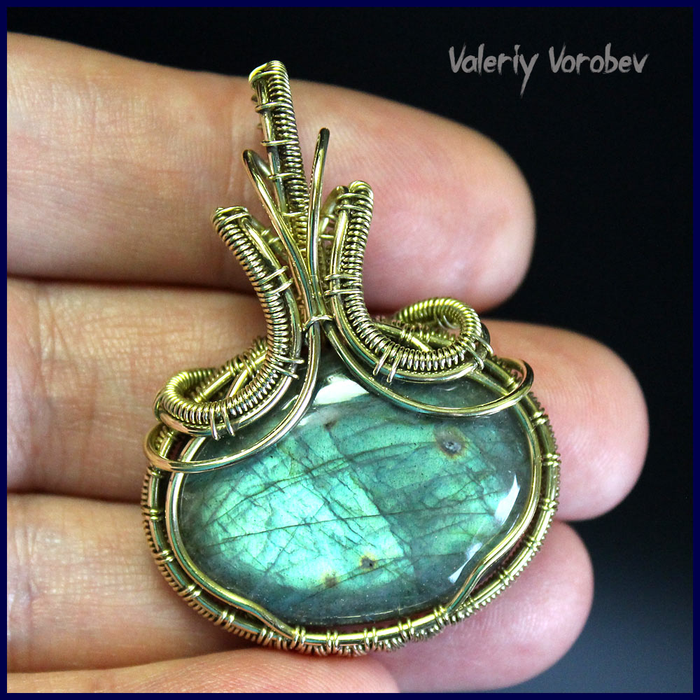Кулоны ручной работы из латуни и лабрадора Валерия Воробьева