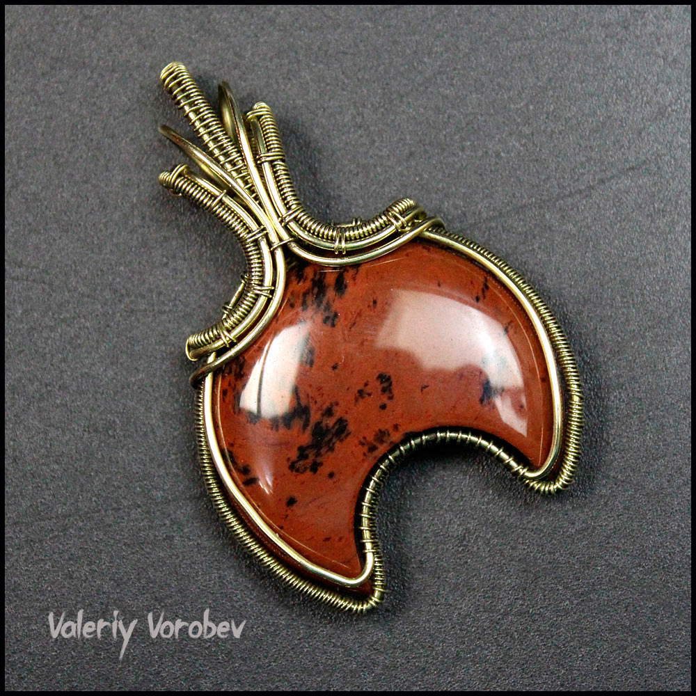 Кулон Лунница из проволоки и камня в технике Wire Wrap. Автор: Валерий Воробьев. Мастерская Рукодел.